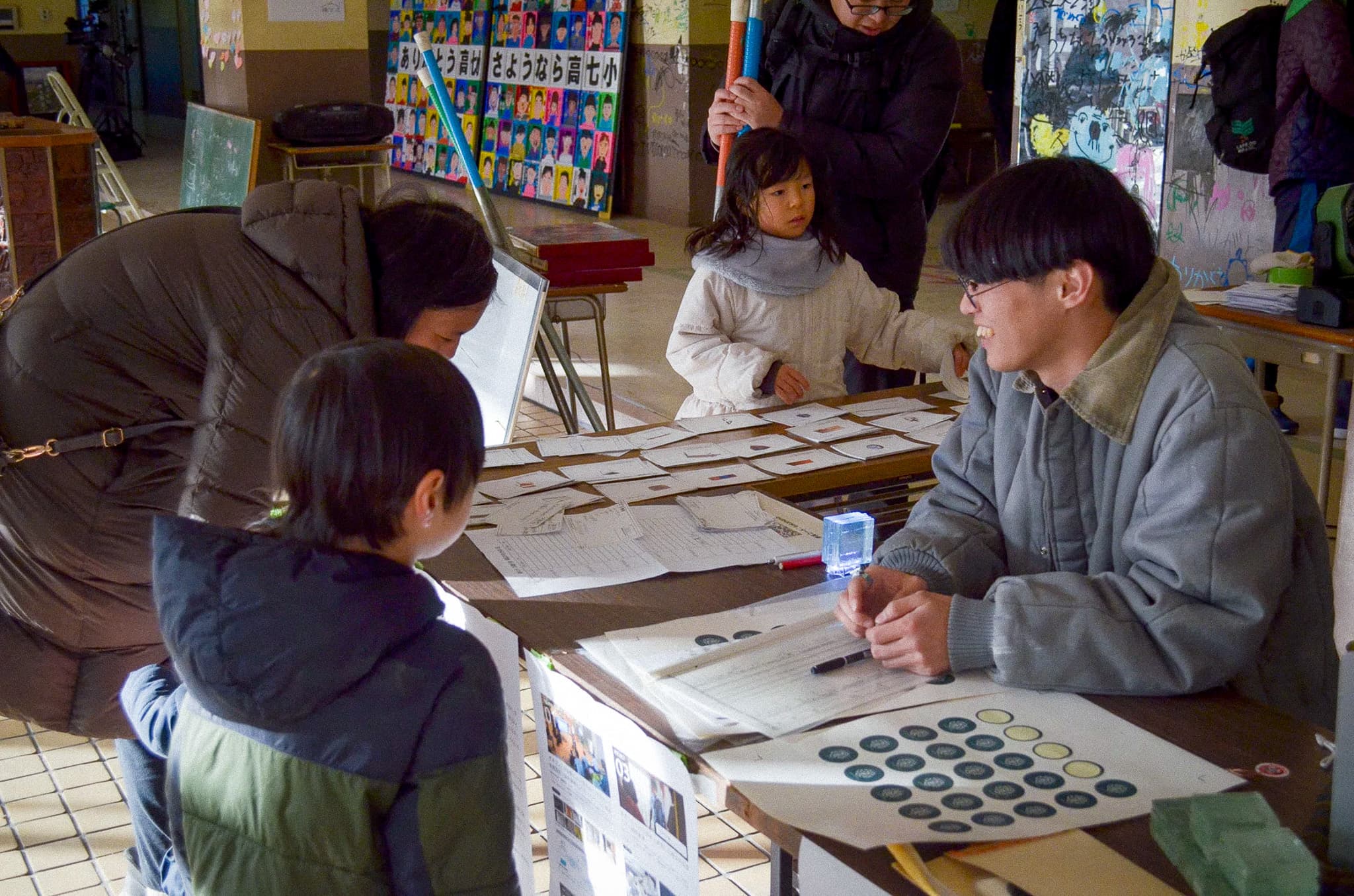 Workshop on Utilizing Demolition Materials at Former Takashima Seventh Elementary School